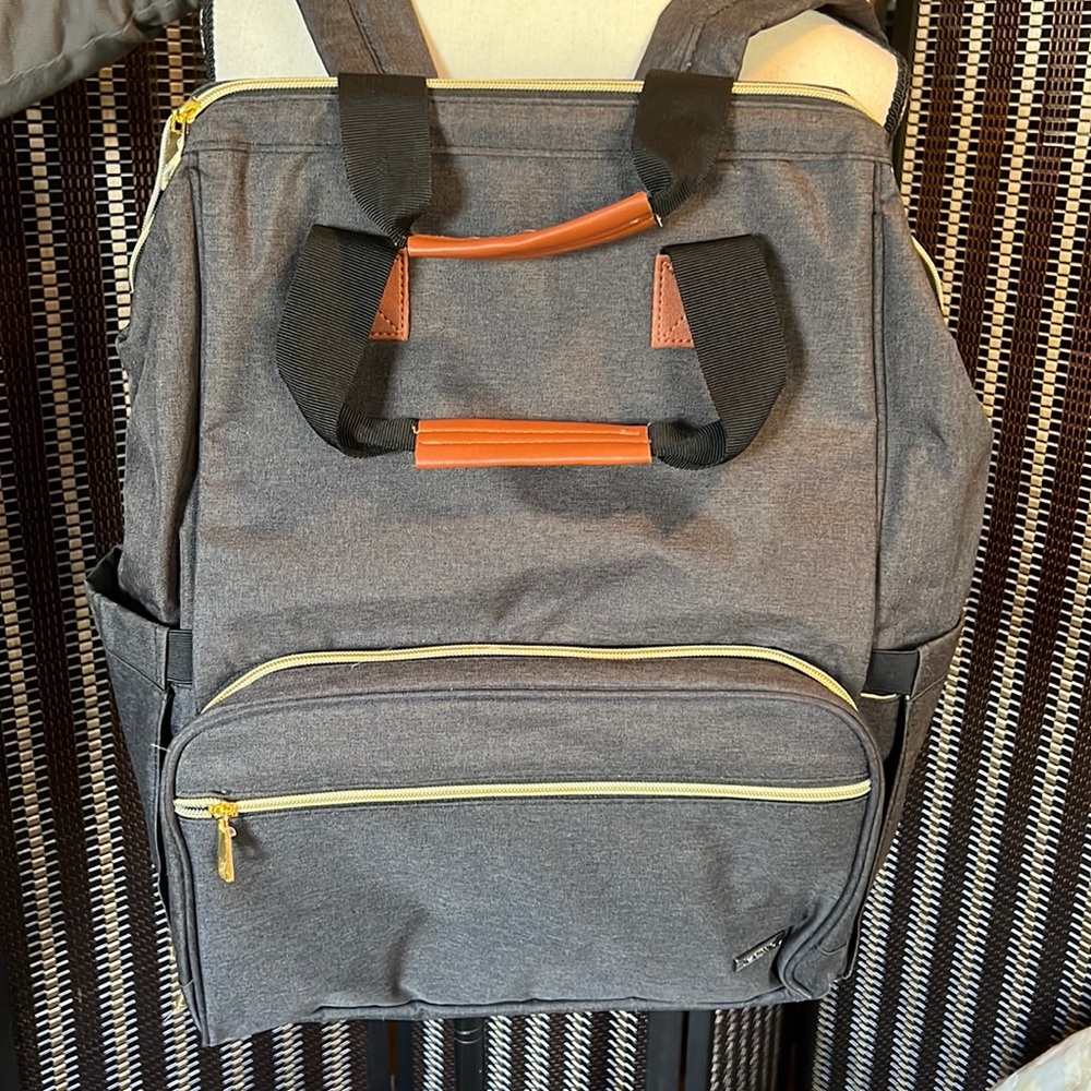 Teamay pumping bag. Color grey
